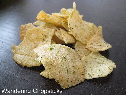 Calbee Seaweed and Salt Potato Chips 1