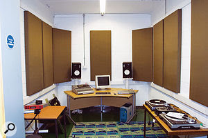 Flutter echoes in a studio can be distracting and fatiguing, so it's often worth putting up some absorbent foam on bare walls to reduce them. Don't overdo it, though: you need to maintain a balanced acoustic. Flutter echoes in a studio can be distracting and fatiguing, so it's often worth putting up some absorbent foam on bare walls to reduce them. Don't overdo it, though: you need to maintain a balanced acoustic.