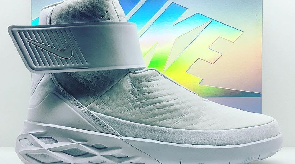 laceless nike shoes womens