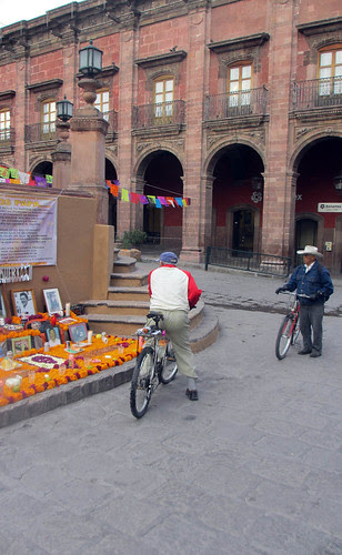 Dia de los Muertos altars