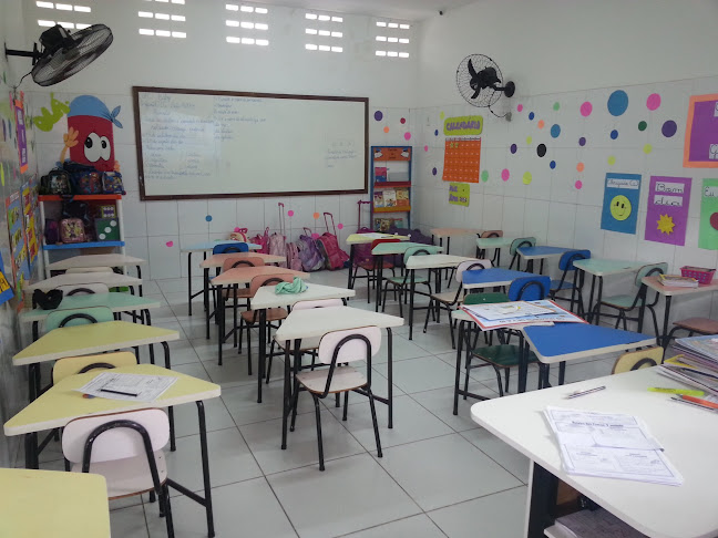 Horário de funcionamento de COFC - Colégio Francisco Camerino
