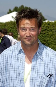 Matthew Perry Smile / Pin on People - Whenever I see your smiling face ...