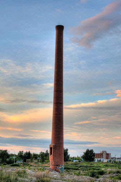File:Canada Packers Chimney Stack Edmonton Alberta Canada 01.jpg