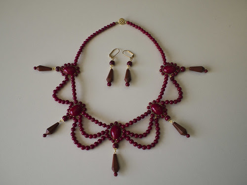 Regency Coral Necklace