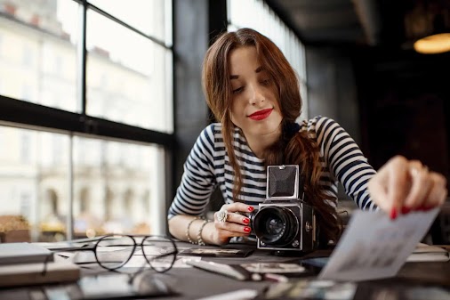 The guys at COOPH have made an awesome five minute video that shows you the entire history of #photography...