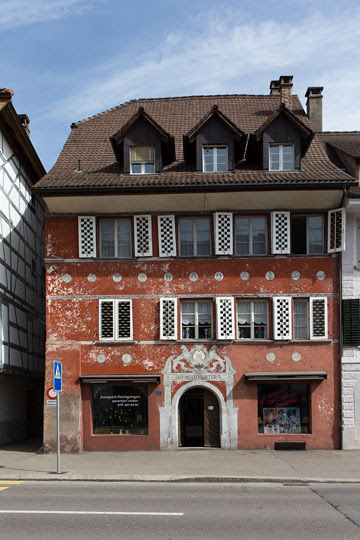 Das Rote Haus Zurzach - Kim Garnett Das Rote Haus Zurzach - Kim Garnett