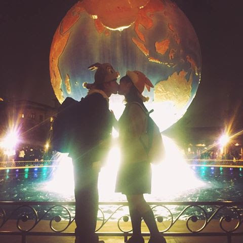 綺麗なカップル ディズニー 地球儀 写真 すべてのイラスト画像