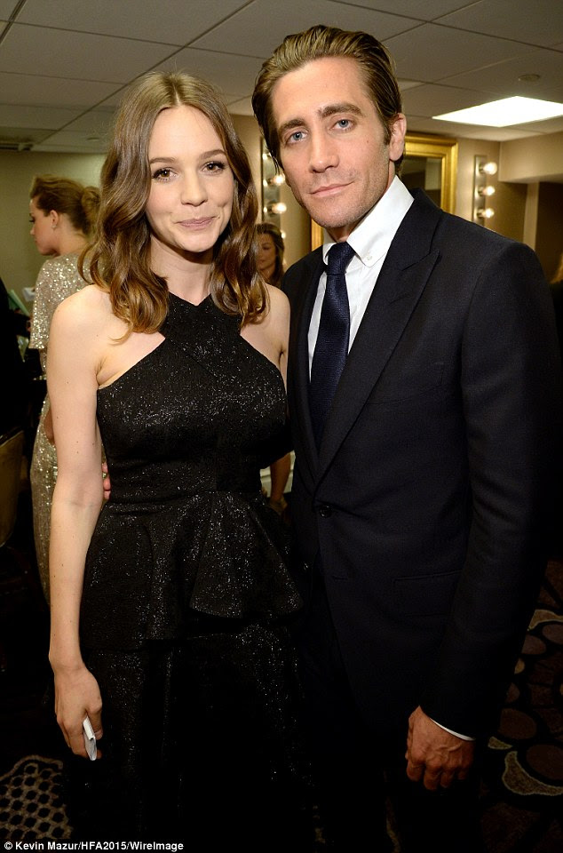 Suffragette destaque: Falando de galãs, um restolho-desportivo Jake Gyllenhaal se reuniu com seus irmãos co-estrela e vencedor do prêmio de Atriz, Carey Mulligan
