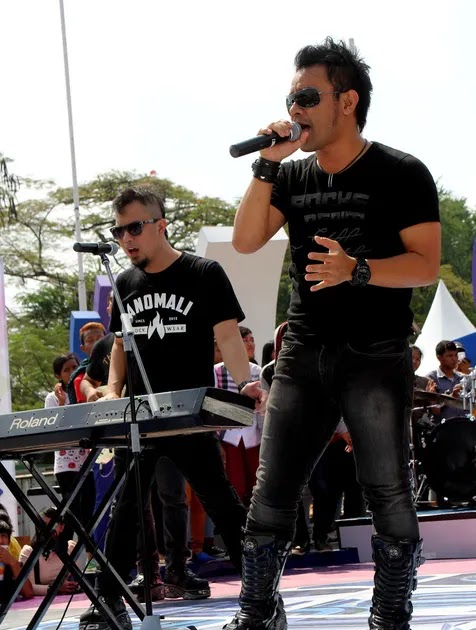 Kumpulan Lirik Lagu Judika Mama Papa Larang - Turun Muat m