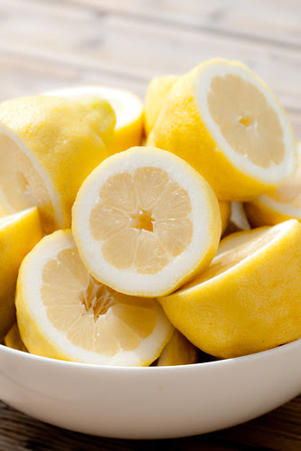 Lemons (making lemonade) / Sidrunid (limonaaditegu)