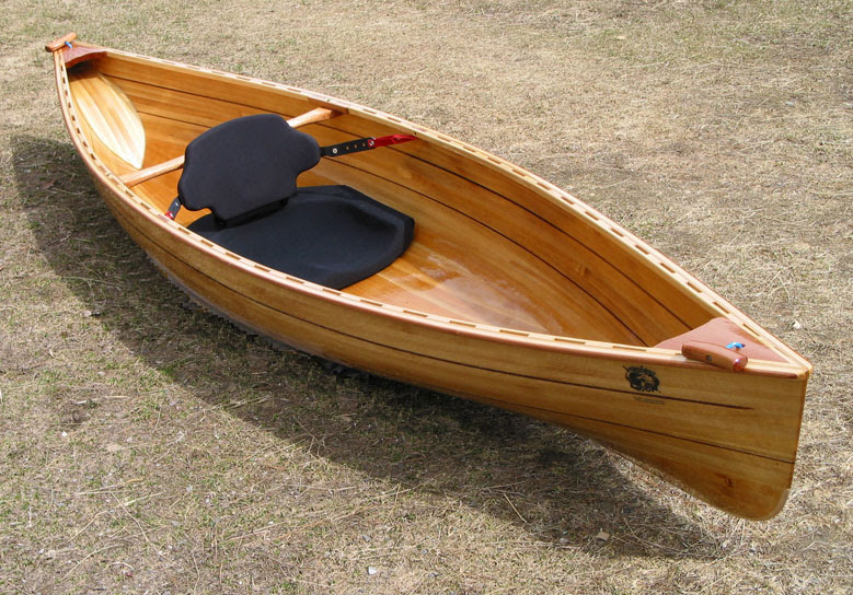 Каноэ лодка деревянная