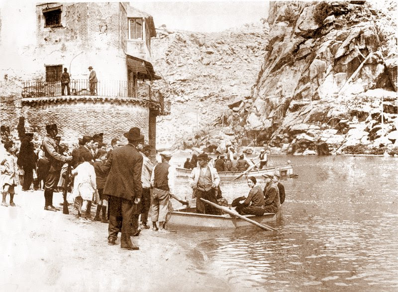 Vamos de Romería. La barca sale de la Casa del Diamantista