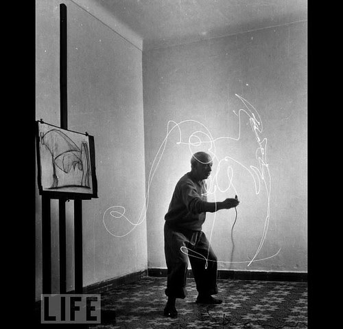 picasso-drawing-with-light-5