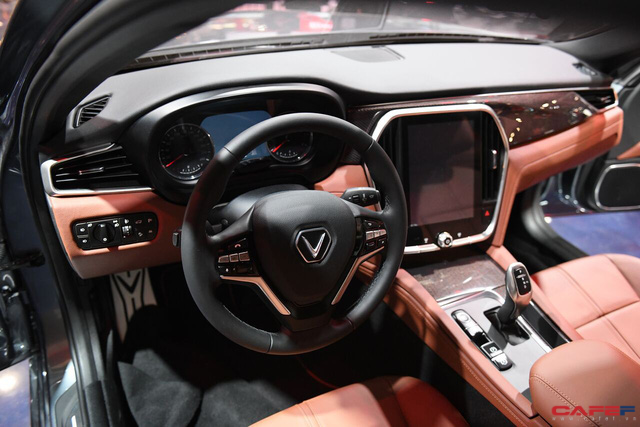 HOT: Cận cảnh chi tiết ngoại - nội thất của 2 mẫu xe VinFast LUX A2.0 vừa ra mắt hoành tráng tại Paris Motor Show 2018 - Ảnh 12.