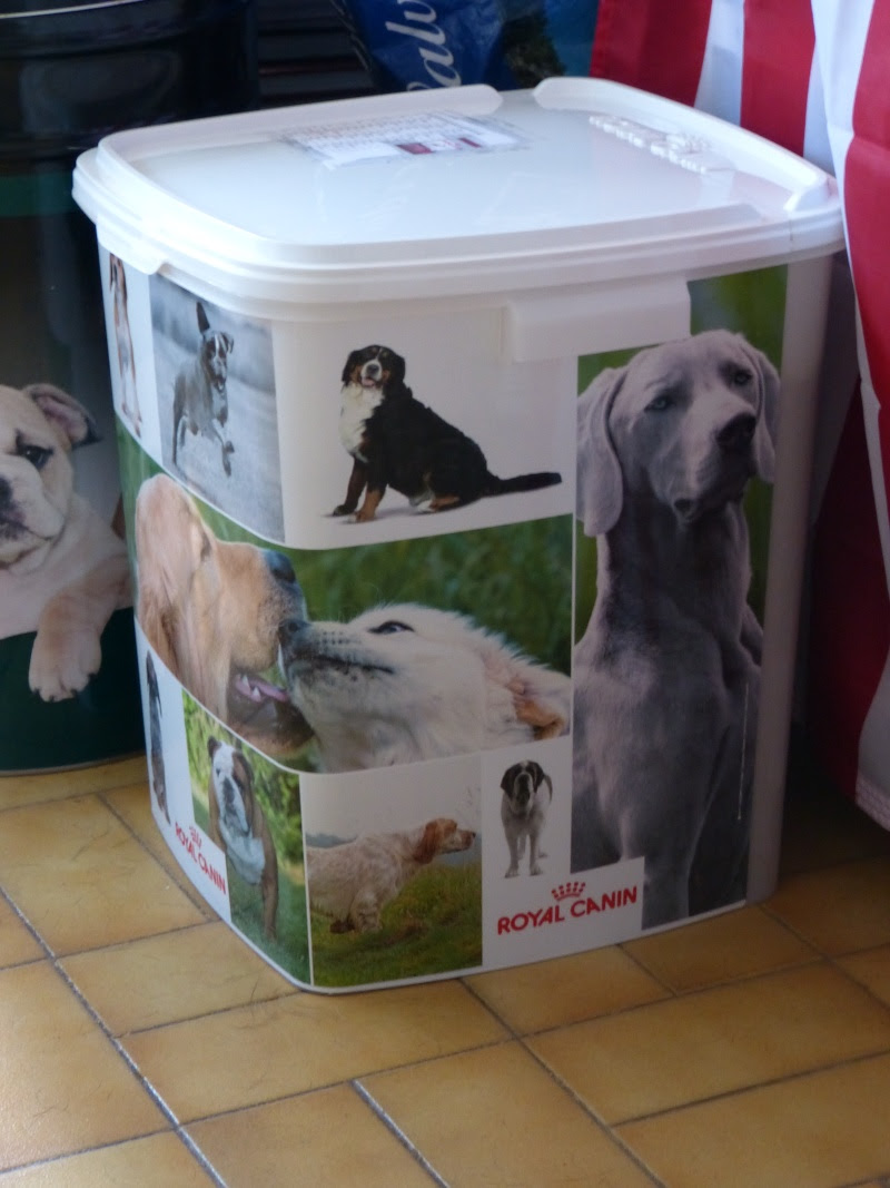 Boite a croquette royal canin