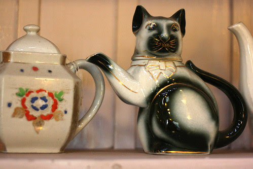 Siamese teapot