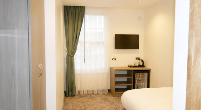 Comments and reviews of Lion & Key Hotel