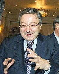 http://atrincherados.files.wordpress.com/2007/03/pepe_blanco.jpg