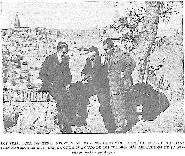 Jacinto Guerrero, Torcuato Luca de Tena y el Sr. Reoyo junto al gran almez de la ermita del Valle hacia 1927. Fotografía de Rodríguez publicada en enero de ese año en la Revista Toledo