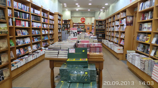 Book Center Luchana