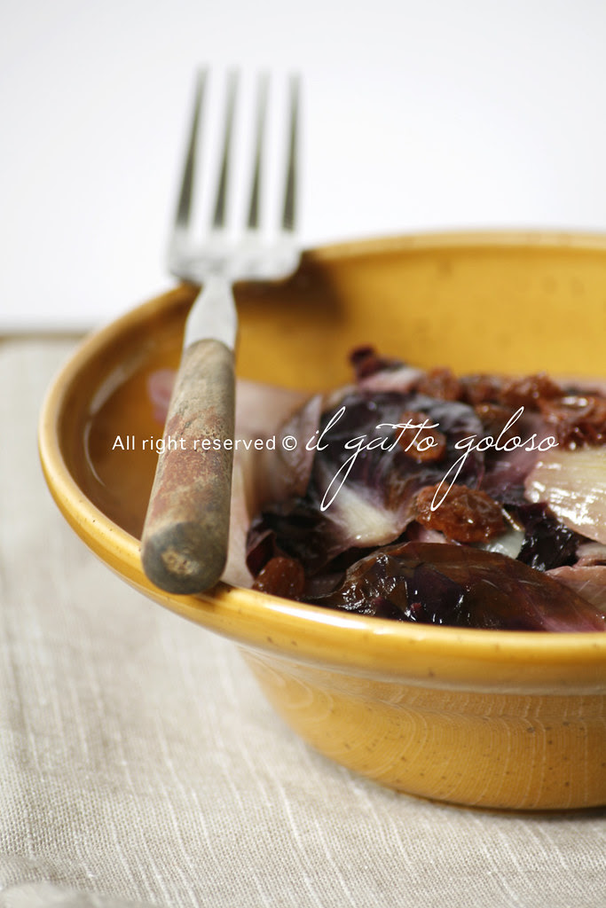 radicchio, scalogni e uvetta