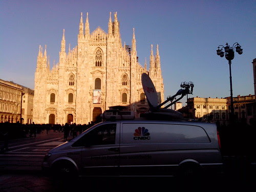 In diretta da Piazza Duomo by Ylbert Durishti