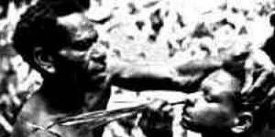 Tradisi minum sperma di Papua Nugini Tradisi minum sperma di Papua Nugini