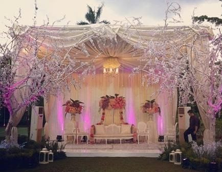  Harga  Dekorasi  Pernikahan  Di Gedung Surabaya Sunda Kelapa c