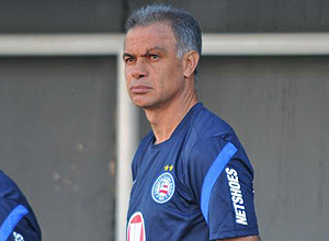 Jorginho avisa que segue como técnico do Bahia