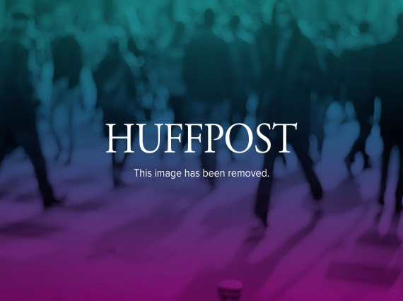 http://i.huffpost.com/gen/989028/thumbs/o-FEMEN-REJOICE-AT-POPE-RESIGNATION-570.jpg?6