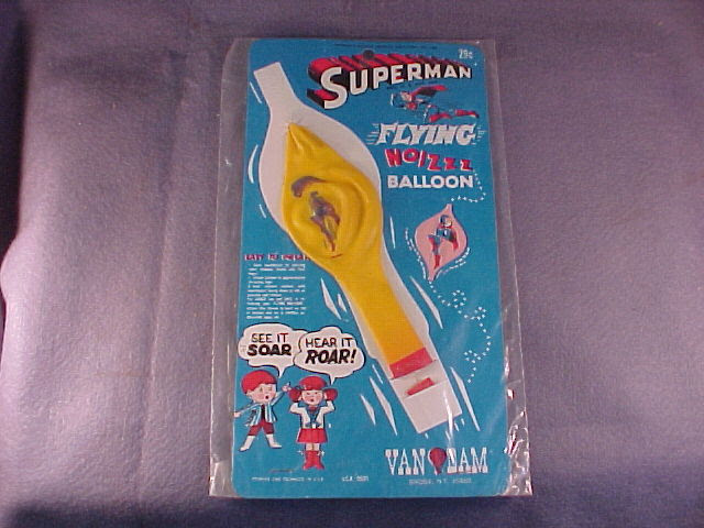superman_flyingnoizzballoon