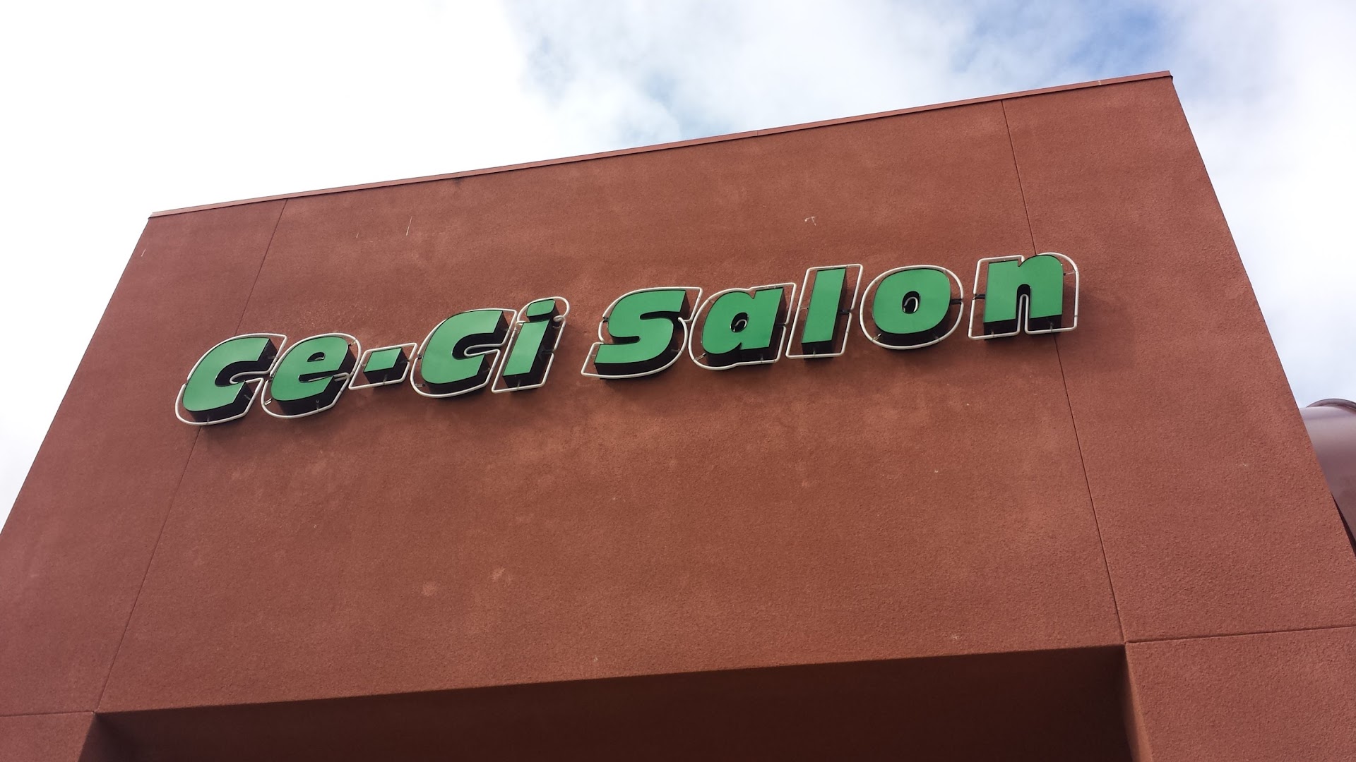 Ceci Salon