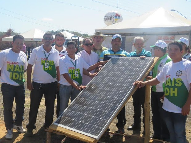 entrega de sistema de energia solar à comunidade rural de Belágua, MA (Foto: Handson Chagas/Sectur)