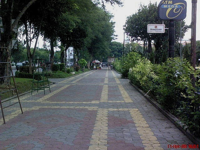 http://pasargedhe.files.wordpress.com/2012/07/citywalk2tk1.jpg