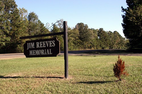 jim reeves memorial sign