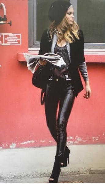 I want pants like these!!...not sure if I'd wear them...but like the idea of them ;-)