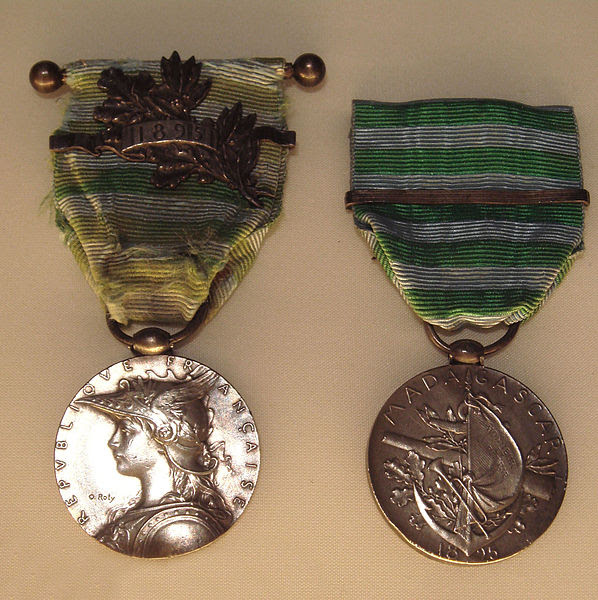File:Medal of the Second Madagascar Expedition law of 15 January 1896.jpg
