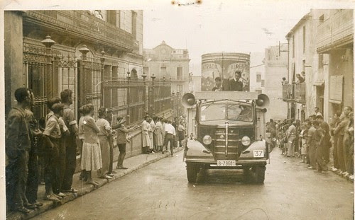 Camió Bedford d'un circ a Sant Feliu de Codines (Vallès Oriental)