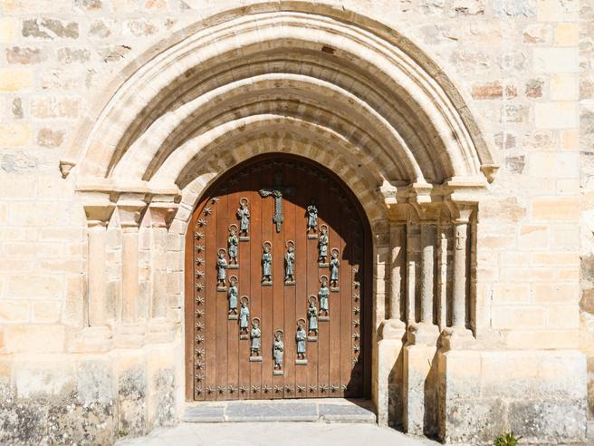 Resultado de imagen de puerta santa de liebana