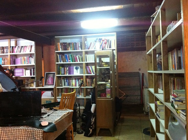 ร้านหนังสือเฟื่องนคร นครราชสีมา
