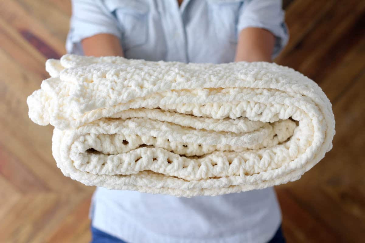 Super Bulky Yarn Blanket Pattern A Beginner's Guide to Cozy Comfort