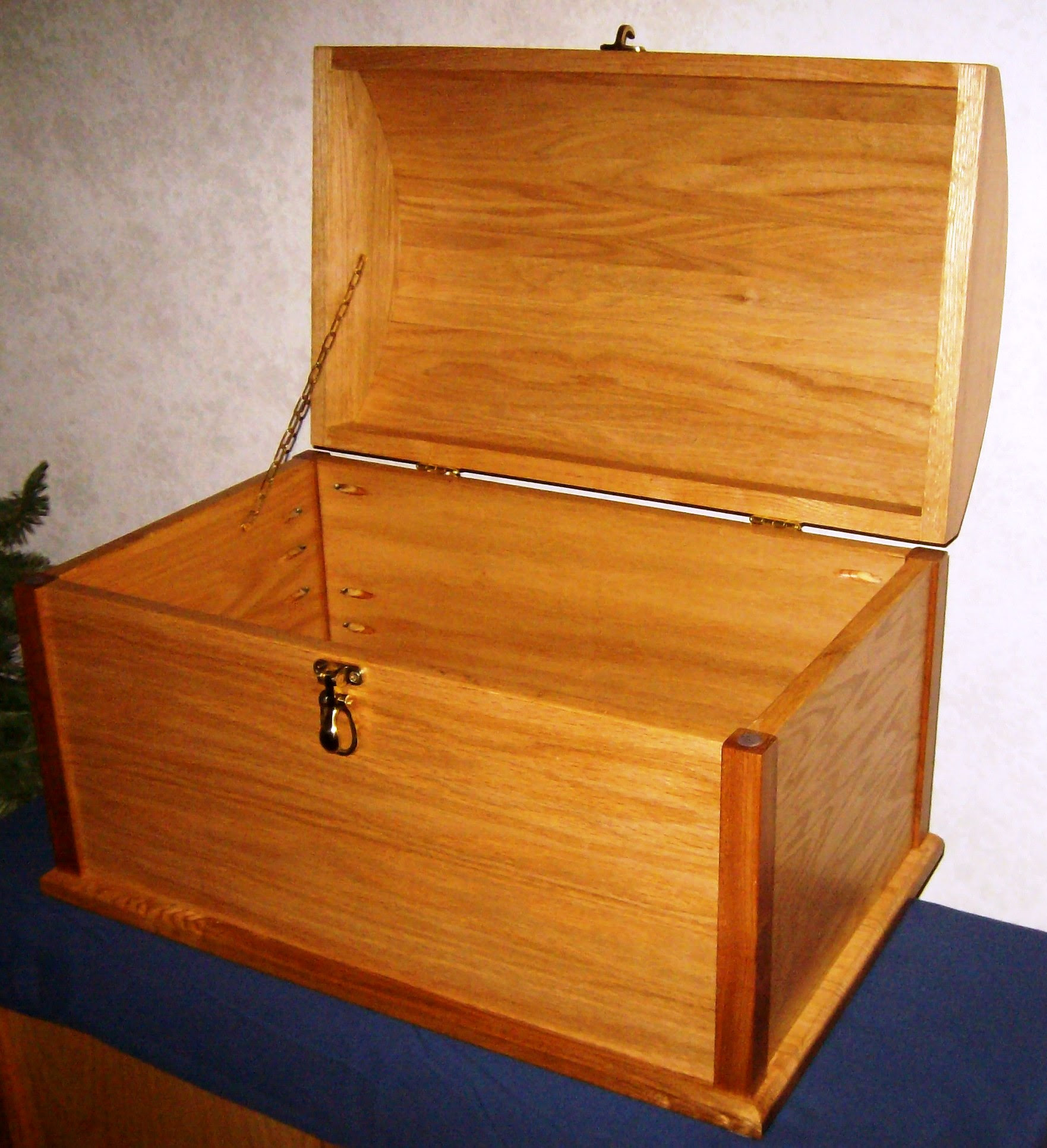 Woodworking Plan: free wooden octagon garbage box plans
