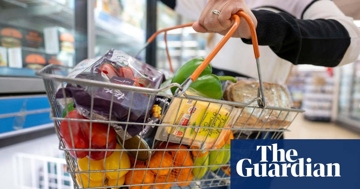 Retail sales fall as shoppers in Great Britain cut back on food spending
