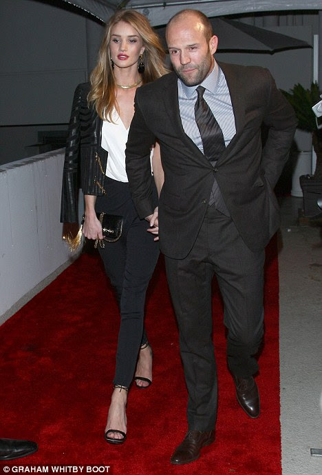 http://i.dailymail.co.uk/i/pix/2012/01/16/article-2087396-0F7B201B00000578-333_468x689.jpg