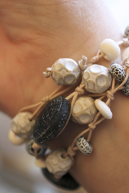 Achat-Bracelet mit Hornperlen