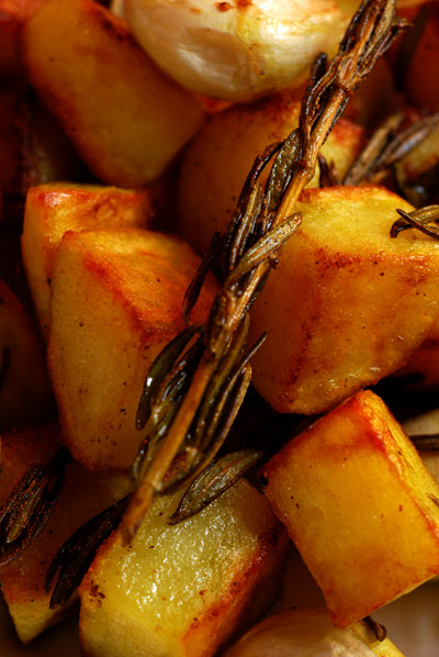 pan roasted potatoes with rosemary and garlic
