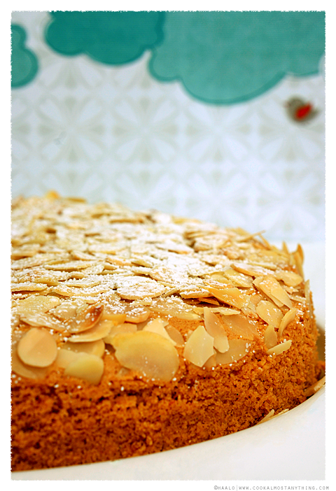 polenta and almond cake© by Haalo
