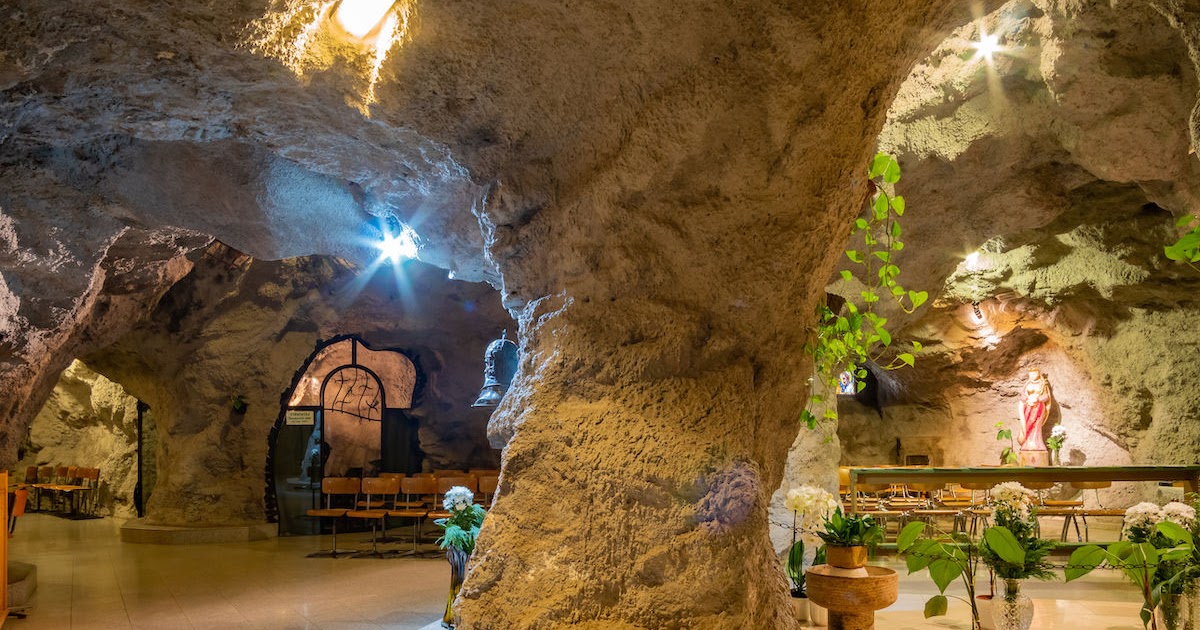 Caves, labyrinths, and dungeons: going deep underground in Budapest ...