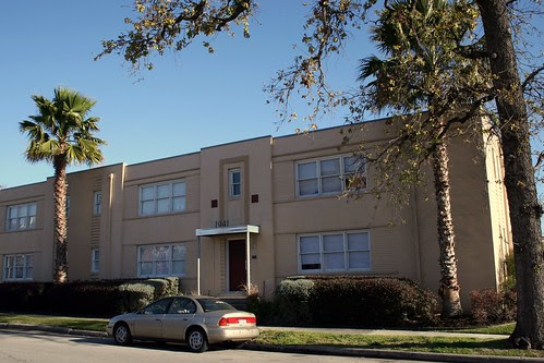 side view of almeda court apartments