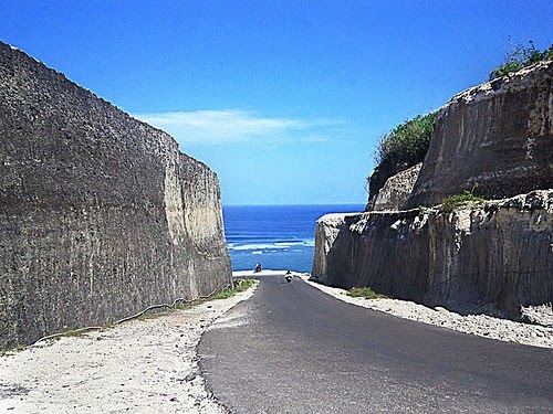 Deskripsi Pantai Pandawa Dalam Bahasa Inggris